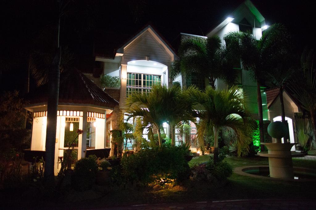 Sir Nico Guesthouse And Resort Pulilan Exterior foto