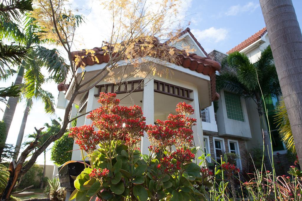 Sir Nico Guesthouse And Resort Pulilan Exterior foto